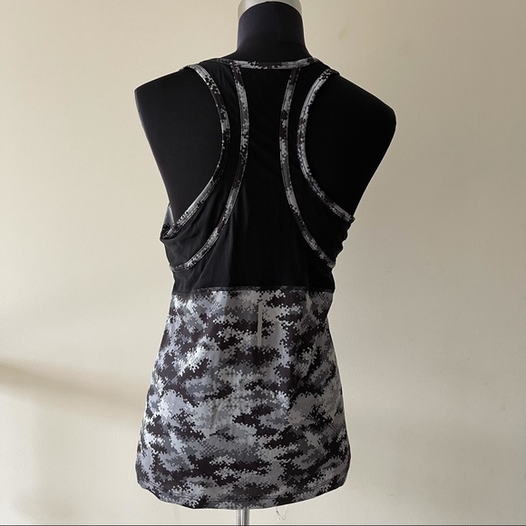 Black and Gray Camouflage Print Scoop-Neck Tank Top Blouse - Picture 3 of 6